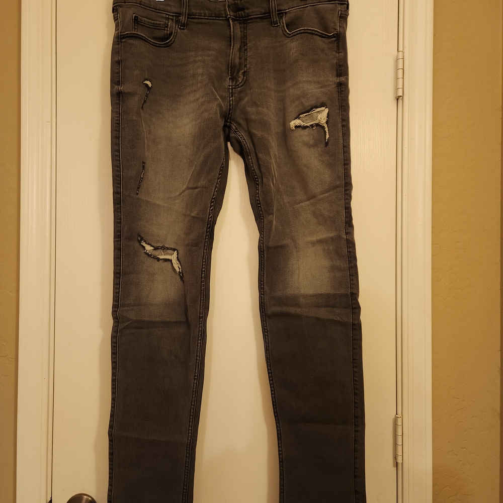 Hollister Men's Skinny Jeans in Distressed Charcoal